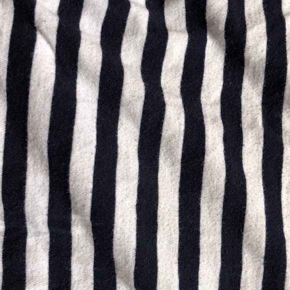 Stripped Top 🖤🤍 - Picture 4 of 5